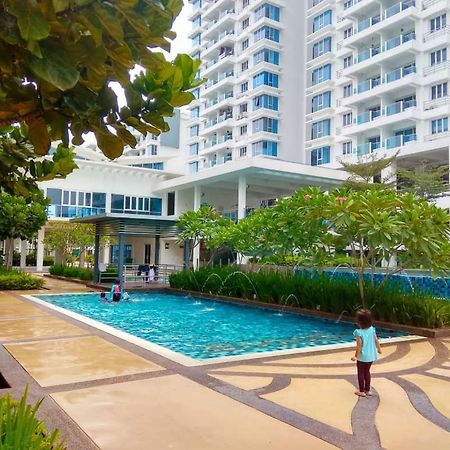 Putra 1 Pool Homestay Bandar Seri Putra Kampong Sungai Buah Dış mekan fotoğraf