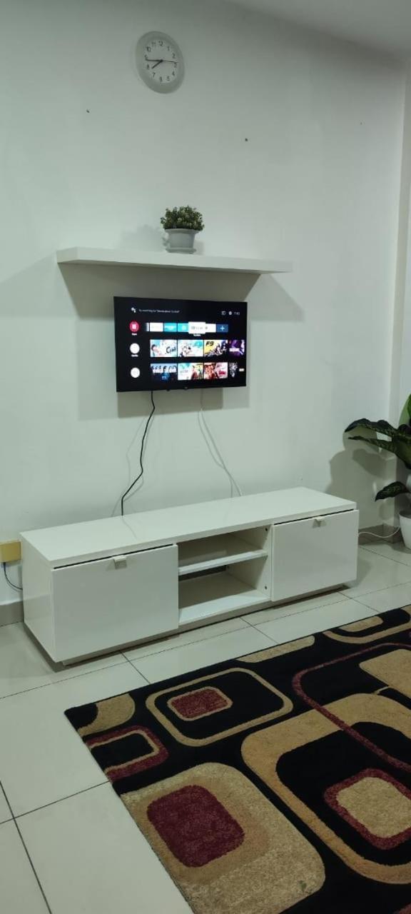 Putra 1 Pool Homestay Bandar Seri Putra Kampong Sungai Buah Dış mekan fotoğraf